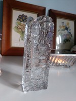 Skandináv design, Pukeberg kristály üveg solifleur váza