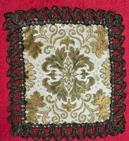 Old velvet tablecloth (l3782)