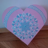 ÚJ! Rózsaszín szív alakú fa doboz, kézzel festett mandala díszítéssel