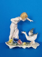 Metzler Ortloff porcelán figura Lány libával