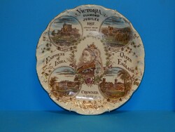 1897. évből Viktória királynő jubileumi tányérja, kiváló állapotban, tartóval