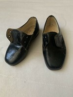 Antik lakk bőr baba cipő