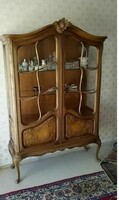 Neobarokk stílusú vitrines tálaló