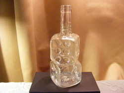 Grauer likőr dobókocka forma italos üveg