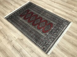 Bokhara - Pakistani hand-knotted woolen Persian rug, 102 x 163 cm