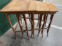 Thonet 4 darabos asztal család elado
