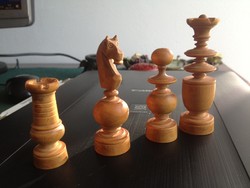 Szép faragású antik sakk
