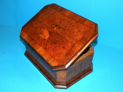 Intarziás  fa doboz restaurált állapotban a XX. szd. első feléből