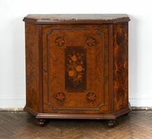 Living room cabinet with floral inlay decoration