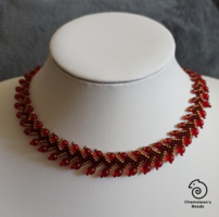 "Dark Red and Bronze Elegance Necklace" sötétvörös-bronz elegáns gyöngyfűzött nyakék