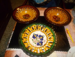 3-drb Majolika tányér és egy drb ASZISZ jelzésú tányér +egy kancsó