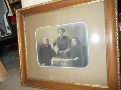 Nagyon öreg családi fotó