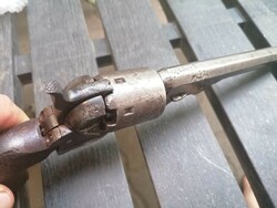 Colt Navy 1851 revolver az 1800-as évek 2. feléből.