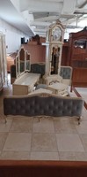 Provence barokk ágy és éjjeli szekrények, matraccal