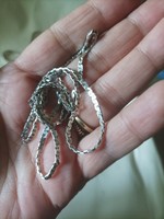 Showy silver chain