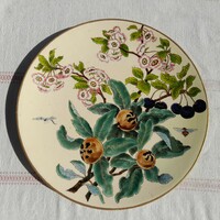 SCHÜTZ CILLI/LÁNG MIHÁLY (1870-1900) historizáló fali majolika dísztál, 34,5 cm átmérő