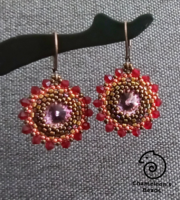 "Marsala and Red Mandala Beading Earrings" Swarovski kristályos lilás-vörös gyöngyfűzött fülbevaló