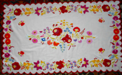 Table runner with Kalocsa pattern 84 cm x 50 cm