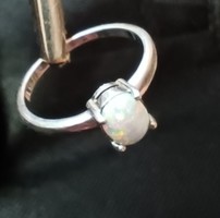 Marked silver ring with synthetic opal approx. 16 mm.