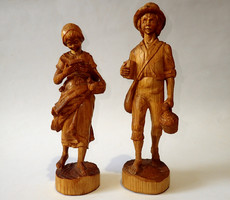 Kézzel faragott jelzett retró vintage népi faragás fa figura szobor pár fafaragás fiú lány demizson
