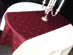 Meseszép burgundi vörös selyemdamaszt nagy futó 45 x 210 cm