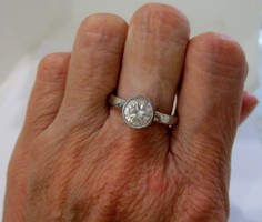 Csodálatos  régi button ezüstgyűrű fehér kővel