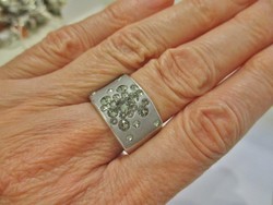 Gyönyörű széles art deco jellegű ezüst gyűrű fehér kövekkel