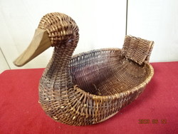 Duck-shaped fruit tray made of reeds. Jokai.