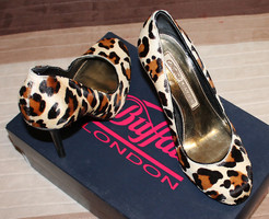 Buffalo London Leopard magas sarkú körömcipő 36 kis lábú hölgy cipő