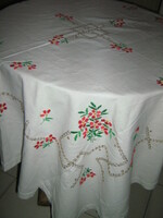 Csodaszép antik kézzel hímzett virágos fehér vászon terítő