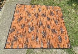 Retro rectangular rug decorated with geometric shapes 218 x 192 cm