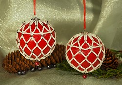 Kézműves karácsonyi gyöngyös gömb dekoráció