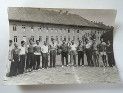 D196096 old photo - football - production course - football match with names on the back