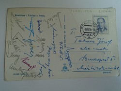 H33.1  FRADI FTC  focicsapat által aláírt képeslap  küldve 1956-ban Pozsonyból Takács Józsefnek