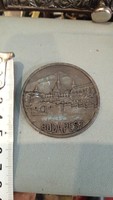 Commemorative plaque, depicting Budapest from the 20s for collectors.