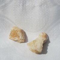 2 quartz crystals from a rock collection