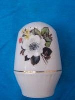 Fűszerszóró. Virágmintás porcelán , asztali kiegészítő hibátlan állapotban M. 8 cm