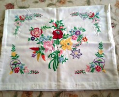 Embroidered decorative pillow with Kalocsa pattern