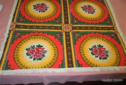 Excellent, almost new condition, fringed retro table cloth (166 x 125 cm)