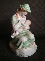 Herend motherhood statue. The work of Gácser kata after a design by Miklós Izsó