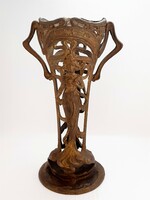 Nagyméretű szecessziós fém váza, Mucha jellegű nő alakkal, 31,5 cm