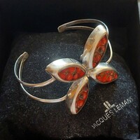 Beautiful flower-shaped silver bracelet with red berries, open