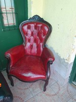 Burgundi színű Eredeti Angol chesterfield kecses vonalú valódi bőr fotel.