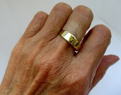 Elegáns 14kt-os art deco aranygyűrű  pici gyémánt kővel akció!