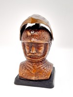 Knight in armor, with movable helmet grill, opening on the top of the head, 12.5 cm