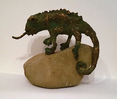 Ernő Tóth - chameleon bronze small sculpture