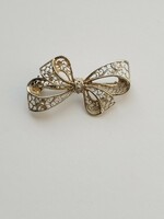 Silver filigree bow-shaped brooch!