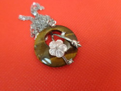 Tiger's eye flower decorative pendant and chain