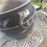 Porcelain glazed bowl