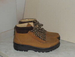 Vibram shoes, boots (size 42)